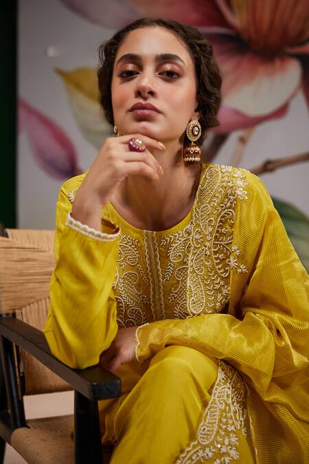 Buy Kaari Gold Plated Pearls, Stones Vedika Vellore Polki Jhumki Earrings Online at Aza Fashions Buy_Kaari_Gold Plated Pearls, Stones Vedika Vellore Polki Jhumki Earrings _Online_at_Aza_Fashions