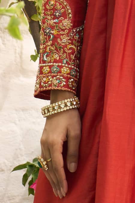 Kaari Tara Polki Kada 