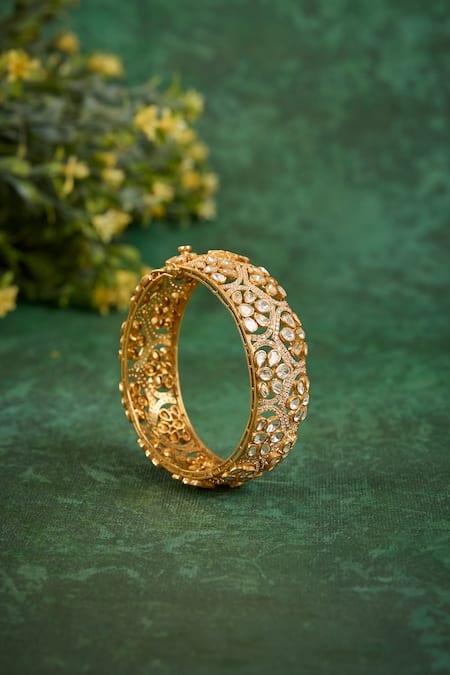 Kaari Akshara Polki Kada 