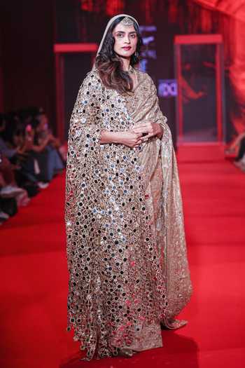 Buy_Itrh_Gold Silk, Organza, Tissue, Brocade Mirrors, Kanakprabha Saree Set With Dupatta _Online_at_Aza_Fashions