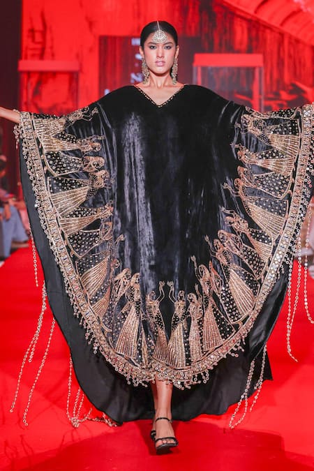 Itrh Ratrangini Velvet Mirror Work Kaftan 