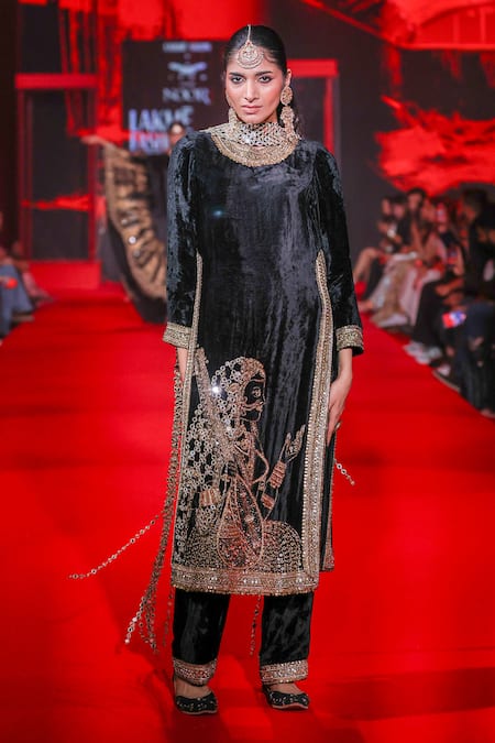 Itrh Maharani Velvet Kurta & Pant Set 