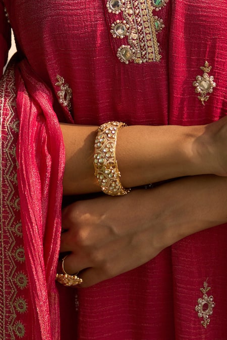 Kaari Akshara Polki Kada 