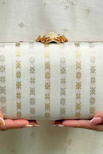 Buy_AMYRA_Off White Zari Palki Pure Kanchi Silk Clutch 