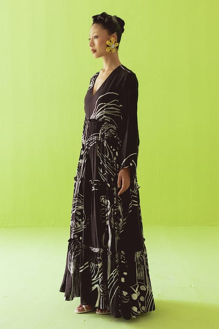Esha Arora_Black V-neck Abstract Print Dress _Online_at_Aza_Fashions