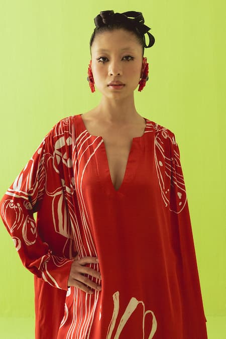 Esha Arora_White V-neck Printed Kurta And Pant Set _at_Aza_Fashions