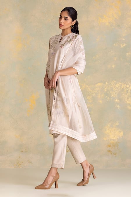 Kaveri_Off White Linen Zari, Lace Mandarin Collar, Keyhole Neck Botanique Printed Kurta _Online_at_Aza_Fashions