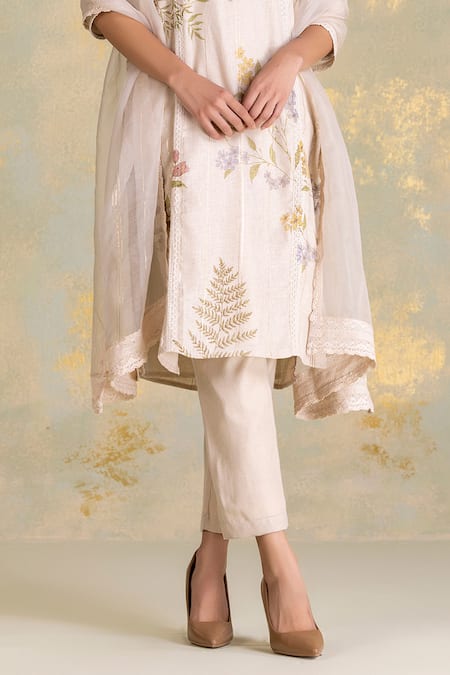 Kaveri Off White Linen Tassels, Lace Mandarin Collar Botanique Kurta Set Online at Aza Fashions Kaveri_Off White Linen Tassels, Lace Mandarin Collar Botanique Kurta Set _Online_at_Aza_Fashions