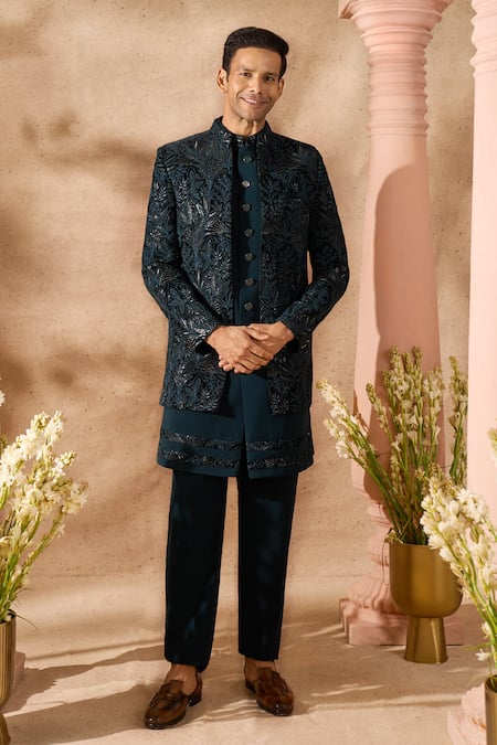 Arihant Rai Sinha Velvet Silk Embroidered Sherwani Set 