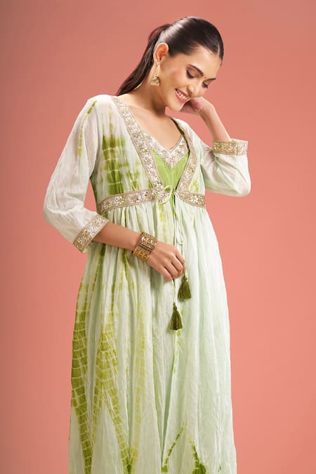 Samyukta Singhania_Green Chanderi Silk, Shantoon Embroidery, Gota Patti, Shibori Shrug And Pant Set _at_Aza_Fashions