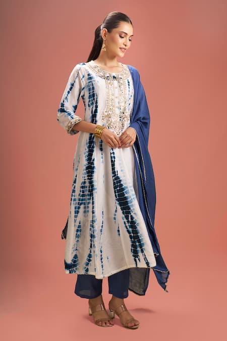 Buy_Samyukta Singhania_White Silk, Shantoon, Gota Patti, Shibori Pattern Kurta Set _Online_at_Aza_Fashions