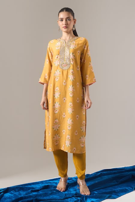 Samyukta Singhania_Mustard Chanderi Silk, Shantoon, Chiffon Floral Print Dori Work Kurta Set _Online_at_Aza_Fashions