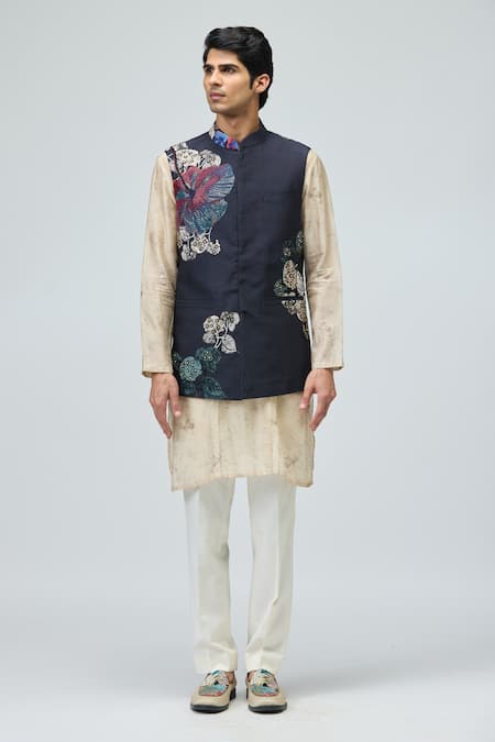 Varun Bahl Embroidered Bundi & Kurta Set 