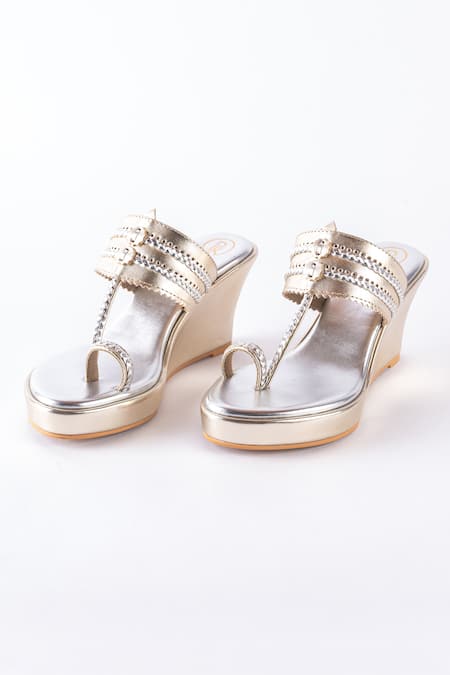 PREET KAUR Dull Gold Two Tone Kolhapuri Wedges 