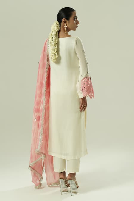 Shwetanga Floral Embroidered Kurta Set 