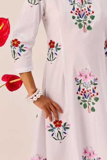 Buy_Therealb_White Cotton Embroidery Round , Keyhole Garden Maxi Dress 