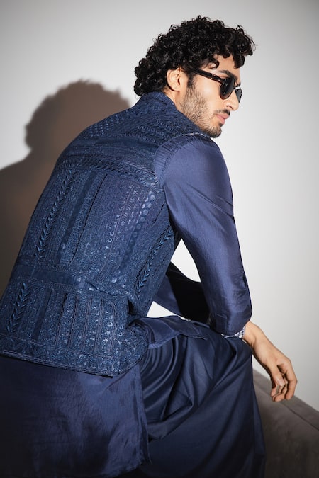 Arjan Dugal Embroiderd Bundi & Kurta Set 