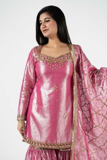 Buy_Essay By Sumedha Agrawal_Purple Tissue Zari Sweetheart Neck Crushed Silk Kurta Set _Online_at_Aza_Fashions