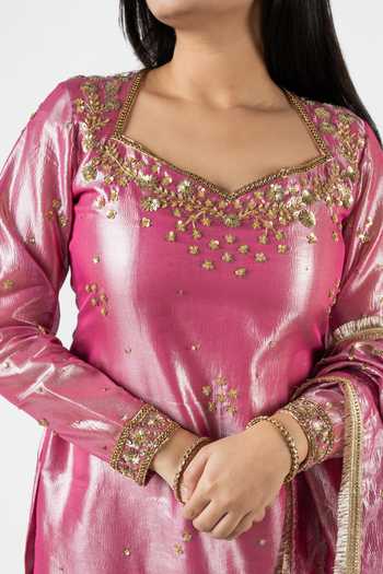 Essay By Sumedha Agrawal_Purple Tissue Zari Sweetheart Neck Crushed Silk Kurta Set _at_Aza_Fashions