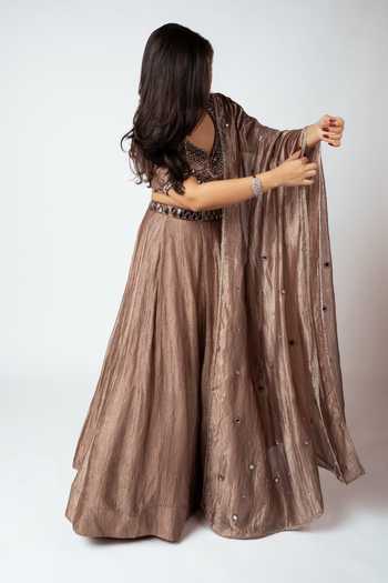 Essay By Sumedha Agrawal_Brown Tissue, Silk Mirrors Scoop Neck Crushed Kurta Set _at_Aza_Fashions