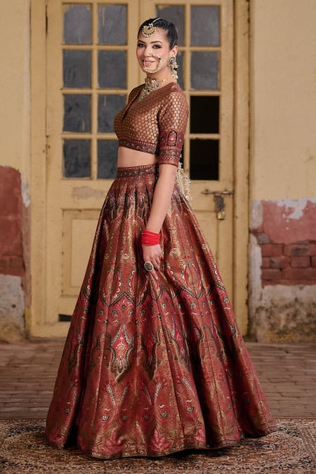 Safaa Red Silk Zari V-neck Shiddhat Kani Paisley Pattern Lehenga Set Online at Aza Fashions Safaa_Red Silk Zari V-neck Shiddhat Kani Paisley Pattern Lehenga Set _Online_at_Aza_Fashions