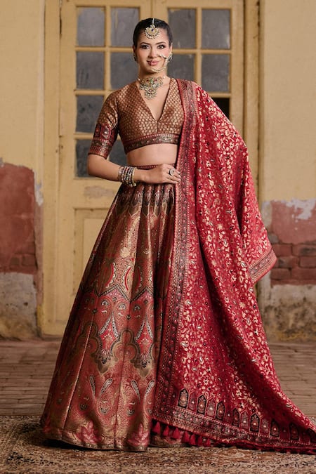 Safaa Red Silk Zari V-neck Shiddhat Kani Paisley Pattern Lehenga Set at Aza Fashions Safaa_Red Silk Zari V-neck Shiddhat Kani Paisley Pattern Lehenga Set _at_Aza_Fashions