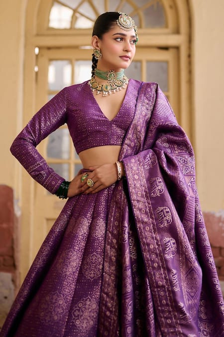 Buy_Safaa_Purple Vegan Silk V-neck Zehnaseeb Bandhani Pattern Lehenga Set 