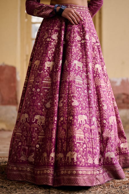 Safaa Magenta Vegan Silk, Shantoon Zari Sultana Woven Lehenga Set at Aza Fashions Safaa_Magenta Vegan Silk, Shantoon Zari Sultana Woven Lehenga Set _at_Aza_Fashions