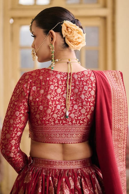 Safaa Be Shumaar Woven Lehenga Set 