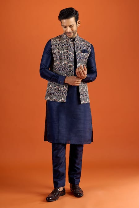 Arihant Rai Sinha Chevron Pattern Bundi Kurta Set 