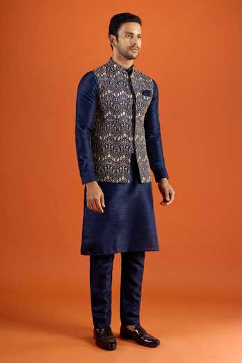 Shop_Arihant Rai Sinha_Blue Silk Embroidery Chevron Pattern Bundi Kurta Set 