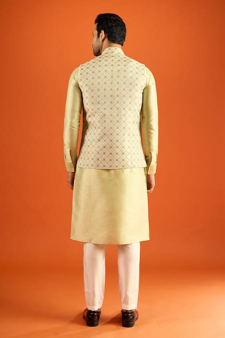 Arihant Rai Sinha Kurta & Sleeveless Bundi Set 