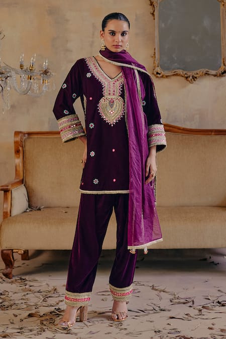 Ajiesh Oberoi Gazal Embroidered Kurta Salwar Set 