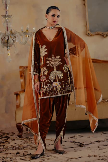 Ajiesh Oberoi Saaz Velvet Kurta Dhoti Pant Set 