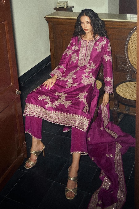 Anushree Reddy Zari Embroidered Kurta Set 