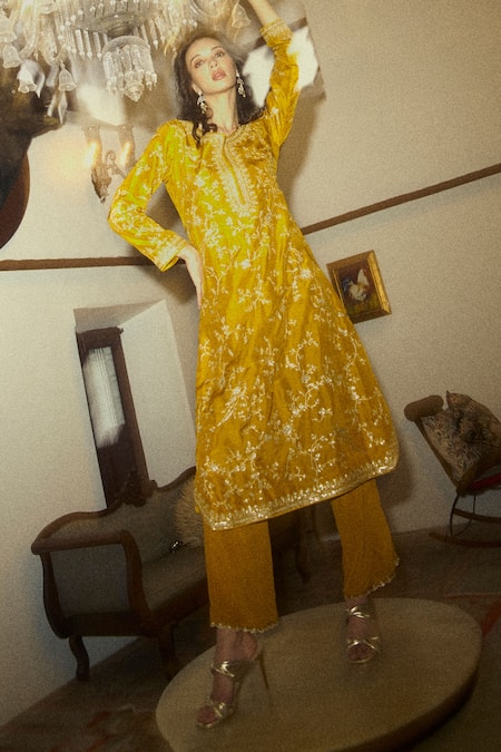 Anushree Reddy Embroidered Kurta & Pant Set 