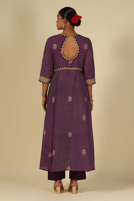 LATHA PUTTANNA Embroidered Kurta Set 