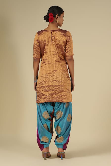 LATHA PUTTANNA Kanchi Tissue Karnataka Silk Kurta & Salwar Set 