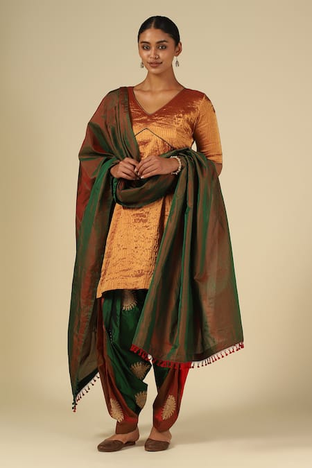 LATHA PUTTANNA Straight Kurta & Butti Pattern Salwar Set 