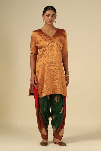 LATHA PUTTANNA_Gold Silk, Tissue Embroidery, Zari, Stones, Tassels V-neck, Kanchi Kurta Set _at_Aza_Fashions