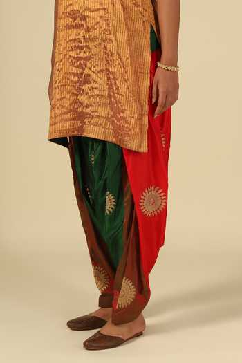 Buy_LATHA PUTTANNA_Gold Silk, Tissue Embroidery, Zari, Stones, Tassels V-neck, Kanchi Kurta Set 