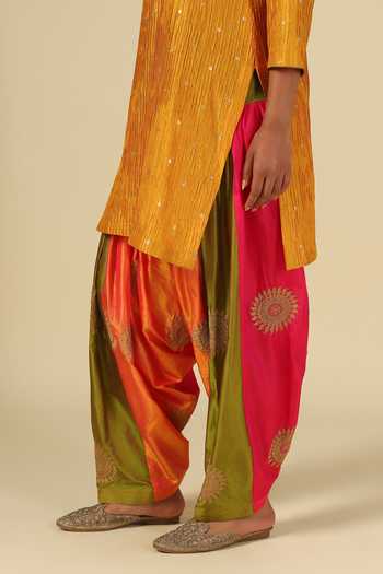 LATHA PUTTANNA_Yellow Silk Embroidery, Mirrors, Zari V-neck Hand Karnataka Kurta Set _at_Aza_Fashions