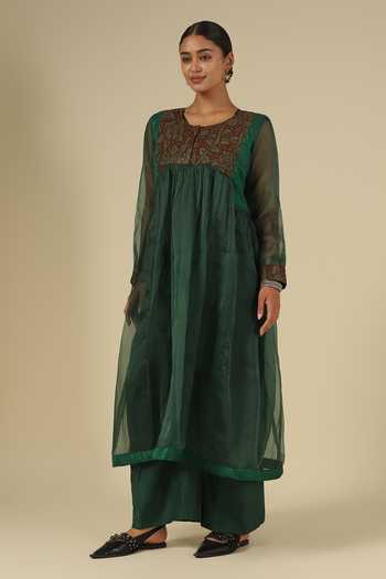 Buy_LATHA PUTTANNA_Green Silk, Organza Embroidery Round Neck, Yes Block Print Kalamkari Kurta Set _Online_at_Aza_Fashions