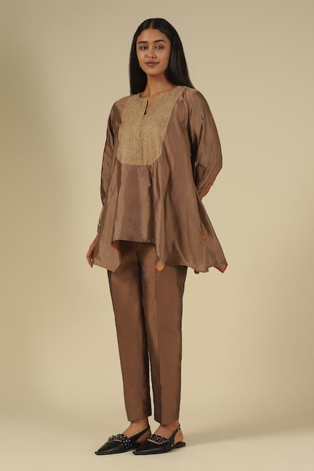 Shop LATHA PUTTANNA Brown Silk Embroidery Split V-neck Contrast Yoke Top Online at Aza Fashions Shop_LATHA PUTTANNA_Brown Silk Embroidery Split V-neck Contrast Yoke Top _Online_at_Aza_Fashions