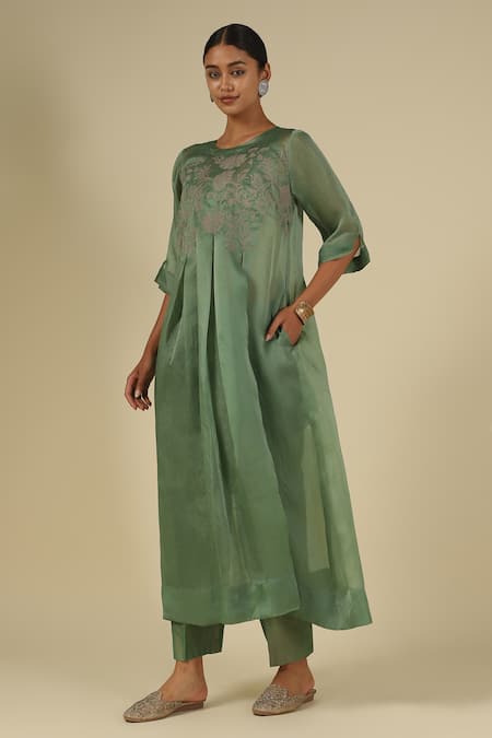 LATHA PUTTANNA_Green Organza, Satin Embroidery Round Neck Silk Thread Kurta _at_Aza_Fashions