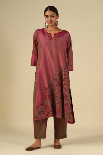 Buy_Latha Puttanna_Wine Silk, Cotton Embroidery Split V-neck Karnataka Kurta And Trouser Set 