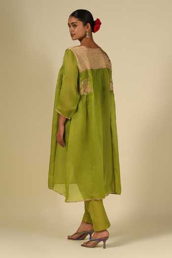 Shop LATHA PUTTANNA Green Silk, Cotton, Organza, Tissue Applique Round Contrast Kurta And Pant Set at Aza Fashions Shop_LATHA PUTTANNA_Green Silk, Cotton, Organza, Tissue Applique Round Contrast Kurta And Pant Set _at_Aza_Fashions