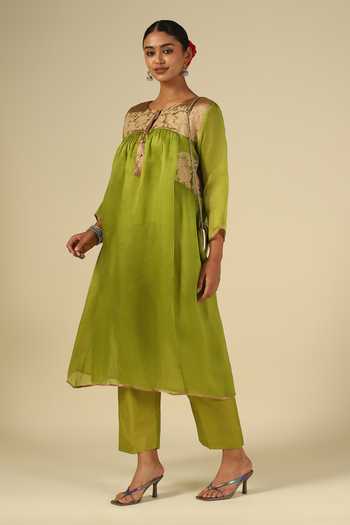 Shop LATHA PUTTANNA Green Silk, Cotton, Organza, Tissue Applique Round Contrast Kurta And Pant Set Online at Aza Fashions Shop_LATHA PUTTANNA_Green Silk, Cotton, Organza, Tissue Applique Round Contrast Kurta And Pant Set _Online_at_Aza_Fashions