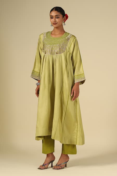 Shop_LATHA PUTTANNA_Green Silk, Cotton, Satin, Tissue Embroidery Round Neck, Yes Thread Kurta Set _Online_at_Aza_Fashions