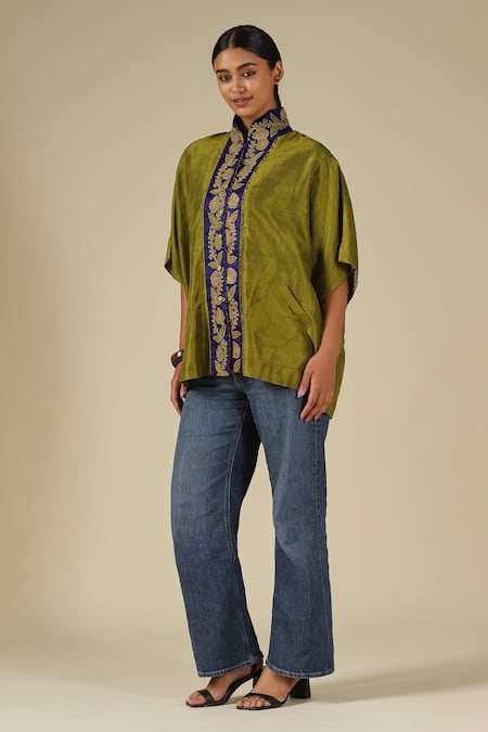 Buy_LATHA PUTTANNA_Olive Green Silk Embroidery Mandarin Collar Thread Top 